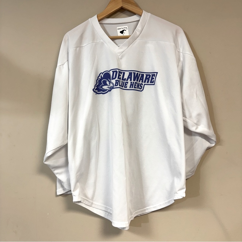 Kid’s Hockey Jersey UD Blue Hens Youth Small Burgundy White Reversible Practice
